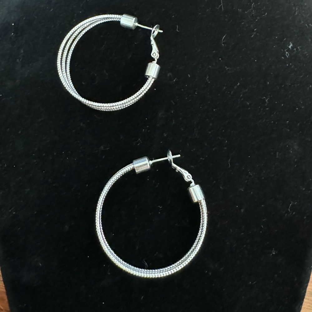 🧩 2/$20 Silver Hoops 3 Hoop Design
